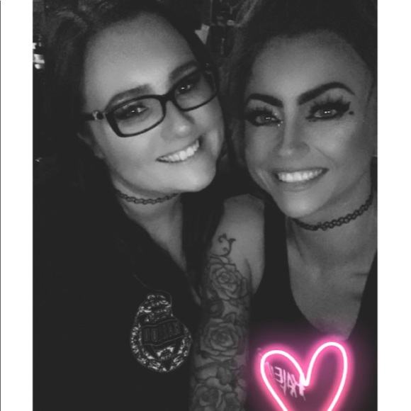 Meet your posher! - Picture 2 of 4